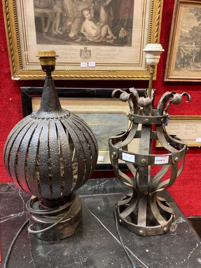 null 
Two 20th century wrought iron lamp bases

H: 43 - 53 cm

Lot sold as is
