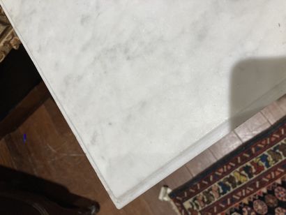 null 
Console en fer forgé, plateau de marbre blanc

Remontage

H : 82 - L : 108...