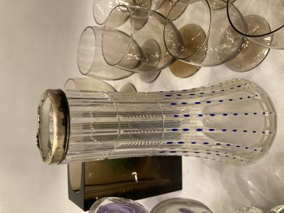 null Set of glassware with smoked glass service part, vases (14 to 21 cm) and pestle...