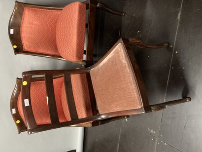 null Four gondola chairs, red upholstery and a chair with a barred back.

H: 81 cm...