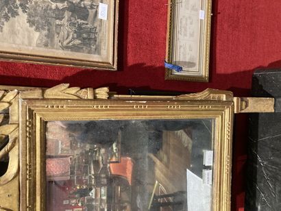 null 
Louis XVI mirror with pediment

91 x 43

Chips, small lacks

Lot sold as i...
