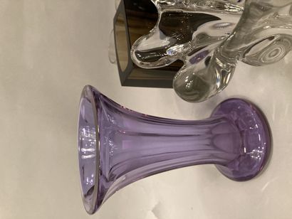 null Lot de verrerie avec partie de service de verre fumé, vases (14 à 21 cm) et...