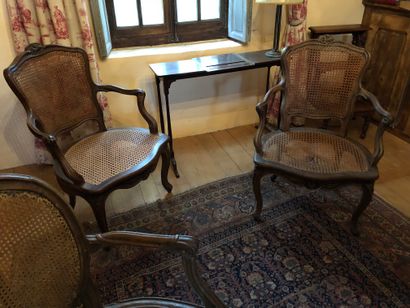 null 
Pair of cane armchairs

Rhone Valley, Louis XV period

H : 92 - W : 60- D :...