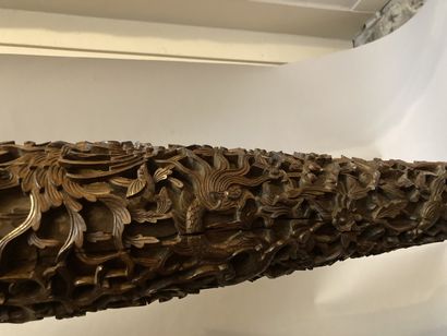null Large tripod saddle, the was carved with dragons decoration.

accidents and...