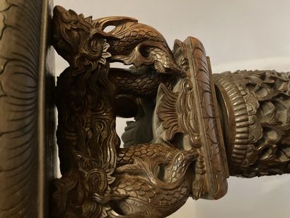 null Large tripod saddle, the was carved with dragons decoration.

accidents and...