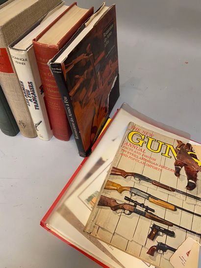 null Important lot d'ouvrages sur les armes à feu anciennes, dont quelques catalogues...