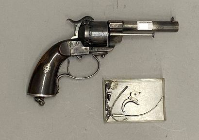 null Revolver à broche Lefaucheux modèle 1858, calibre 12 mm, en acier en partie...