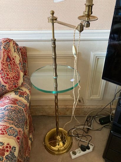 null READING LAMP

XXTH CENTURY

Brass with bamboo imitation, intermediate plate

glass

Height:...