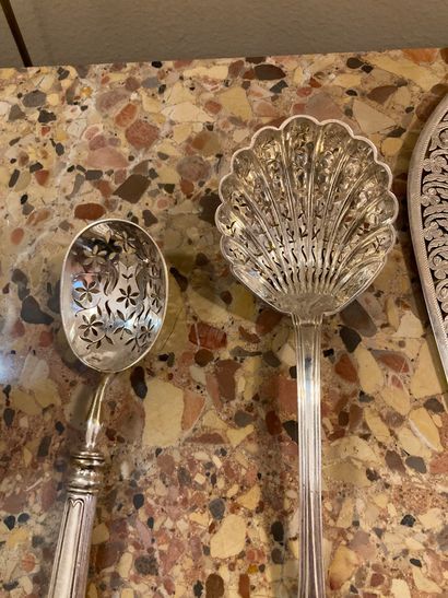 null 
SET OF SILVER and silver-plated cutlery




FRANCE, XXTH CENTURY




Various...