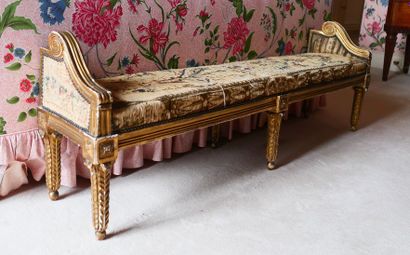 null NAPOLEON-ERA BENCH III

XIXTH CENTURY

Moulded, carved and gilded wood, tapered...