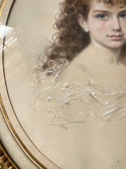 null ECOLE DU XIXÈME SIÈCLE

Portrait de jeune fille

Pastel ovale signé SEGUINS...
