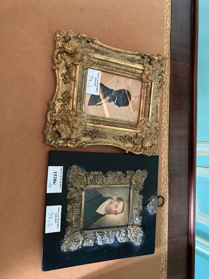 null Deux miniatures 

Aquarelle et gouache et profil

XIXème siècle

A vue : 8 x...