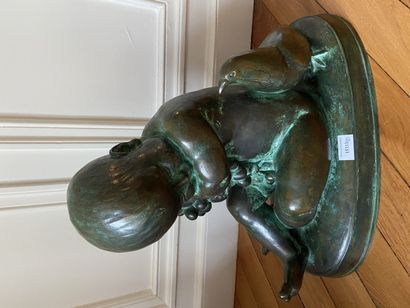 null Lucienne HEUVELMANS (1881-1944)

Groupe en bronze Putto et colombe

45 x 50...