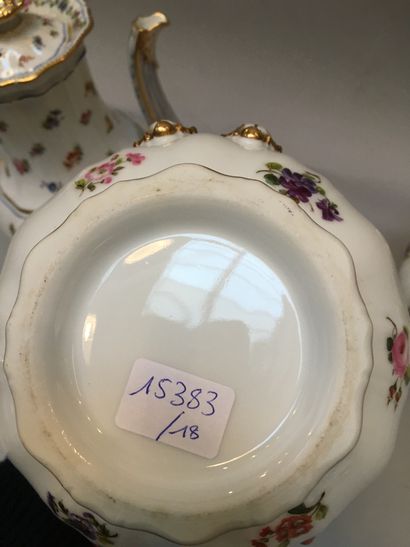 null Service à thé en porcelaine, 3 pièces : théière, sucrier et pot à lait, décor...