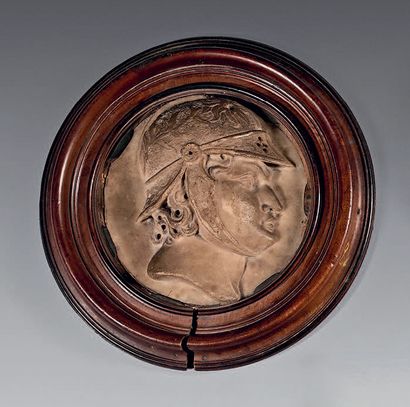 Ecole Italienne du XVIIIe siècle 
Presumed profile portrait of Pyrrhus, king of Epirus
Marble...