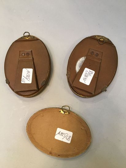 null Trois miniatures ovale portant signature JAN et M.DURIEZ MANUEL. 

8,5 x 6 cm,...