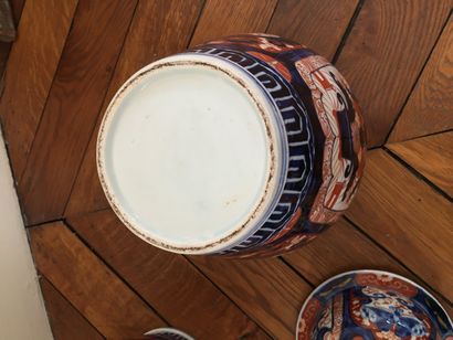 null Paire de potiche couverte Imari 

hauteur : 44 cm

Vendu en l'état