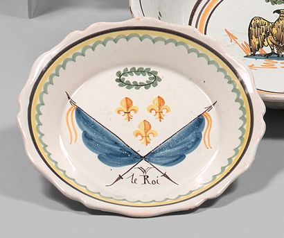 NEVERS Earthenware plate with contoured edge, with polychrome decoration of two flags...