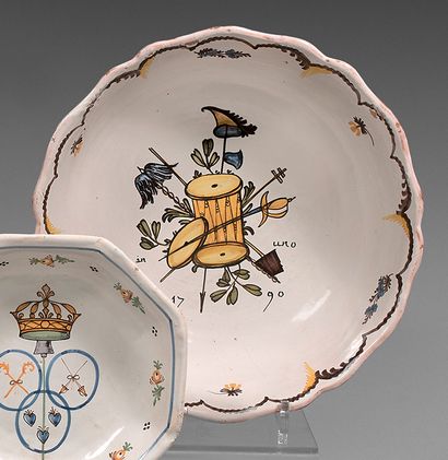 NEVERS Earthenware bowl with contoured edge, with polychrome decoration of the three...