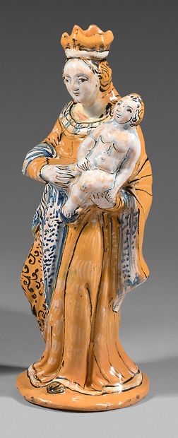 null Virgin of childbirth in Nevers earthenware from the 18th century.
With blue...