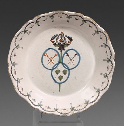 NEVERS Earthenware plate with contoured border, with polychrome decoration of the...