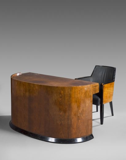 DJO-BOURGEOIS (1898-1937) (ATTRIBUÉ À) 
Walnut veneered half-moon desk with a side...
