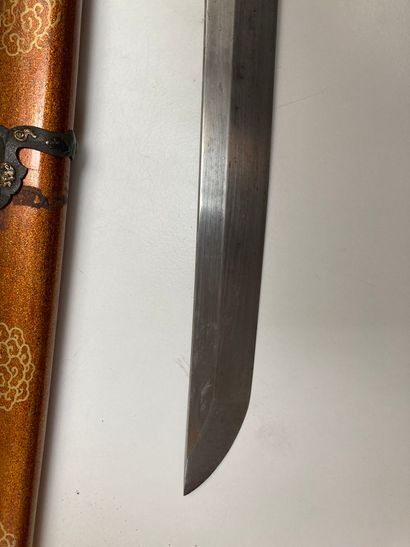 TACHI (Handachi) Blade of 71 cm, mumei, ubu 1 mekugi-ana. Suguha tempering line.
Mounts:...