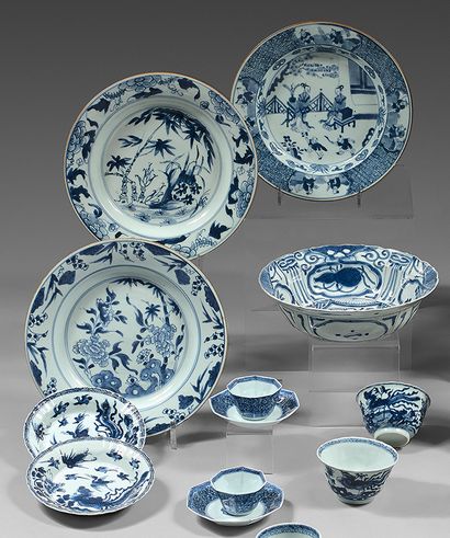 CHINE A lot of porcelain decorated in blue underglaze including a bowl decorated...