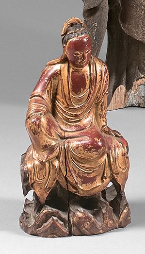 CHINE Belle figurine en bois sculpté laqué et doré représentant la déesse Guanyin...