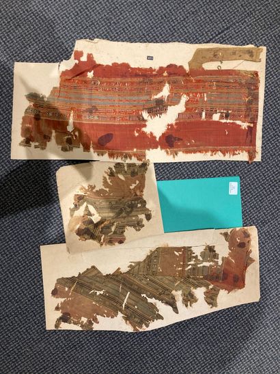 null Three fragments of woven silk, Egypt, Mamluk period, 13th century
Silk weave...