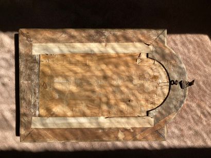 null Crucifix, cadre cintré en bois doré

H : 45 - L : 30,5 cm (éclats au cadre et...