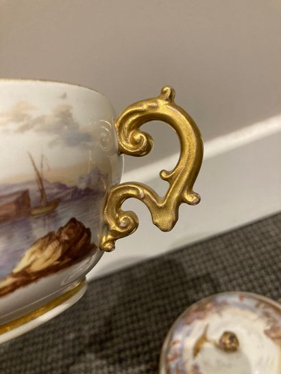 null Style de MEISSEN Ecuelle à bouillon et présentoir en porcelaine décorés en polychromie...