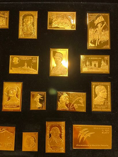 null COFFRET DU BICENTENAIRE contenant 25 reproductions, en argent, des timbres ...