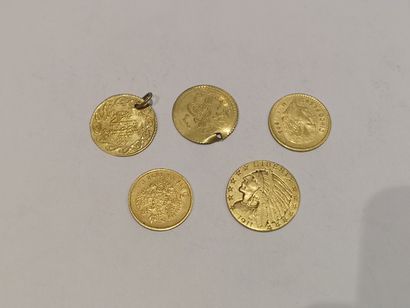 null 
Lot de 5 pièces en or comprenant :

1 pièce de 5 pesos or datée 1906, poids :...