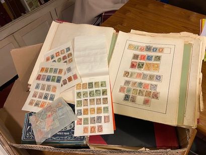 null TOUS PAYS : Lot de timbres neufs et oblitérés dont France, contenu dans 2 cartons....