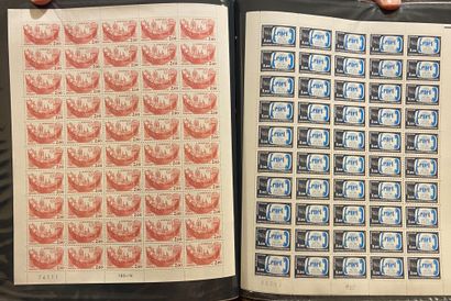 null FRANCE moderne : 4 classeurs contenant des timbres neufs en feuilles, période...
