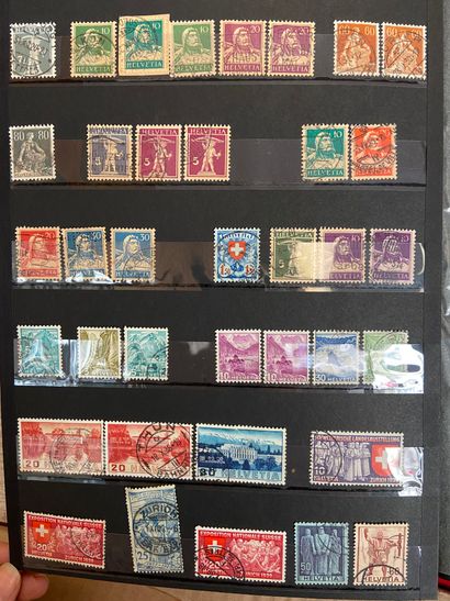 null TOUS PAYS : Ensemble de timbres neufs et oblitérés, contenu dans 2 cartons (15...