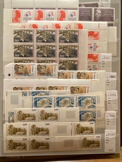 null FRANCE Issues 1940/2000 : Important stock of mint stamps, in blocks, detached...