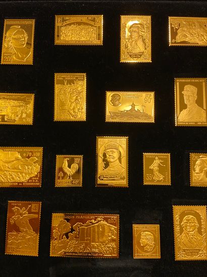 null COFFRET DU BICENTENAIRE contenant 25 reproductions, en argent, des timbres ...