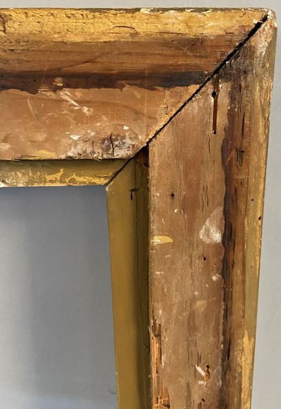 null Cadre en bois mouluré et doré dit "profil à pente"

circa 1830

55 x 85,5 x...