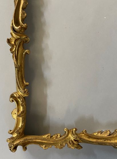 null Cadre en bois et stuc doré à décor baroque

Italie, début XXème

36,5 x 44,5...
