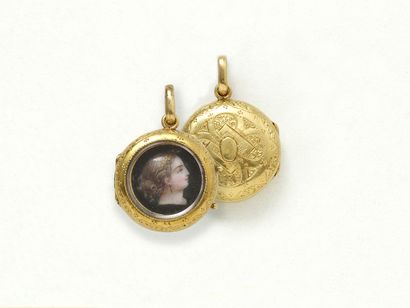 null Pendant opening in gold 750 thousandths, holding an enamelled miniature representing...