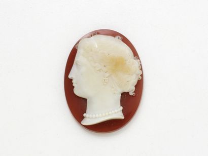 null Agate cameo with two layers, representing the left profile of a woman with her...