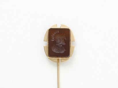 null Gold tie pin 750 thousandths decorated with a rectangular intaglio glass imitating...