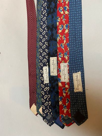 null NINA RICCI Club

Lot de six cravates en soie imprimée à motifs divers dont pois,...