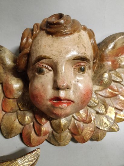 null Set of three Cherubim in carved polychrome and gilded wood. Spain XVIIth century...