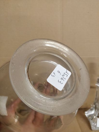 null Lot of glassware including : 

an oval cut crystal cup (L 28 cm) (mark on the...