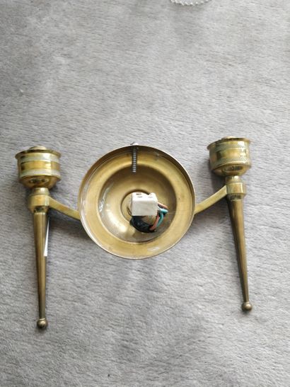 null Paire d'appliques à quatre lumières en bronze doré 

Style Louis XV

Ht 47 cm

On...