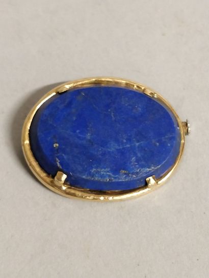 null Lapis lazuli brooch

2,5 x 2 cm

Lot sold as is