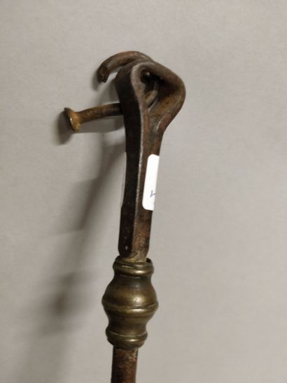 null Oil lamp with hook for hanging

Total height 60 cm

Lot sold as is